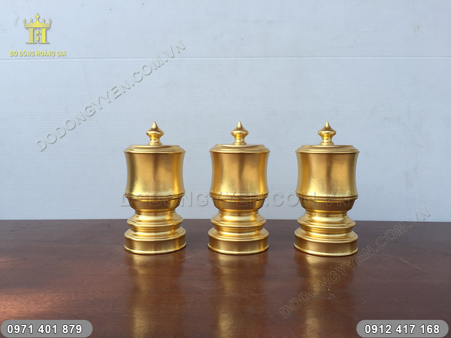 đ&agrave;i thờ d&aacute;t v&agrave;ng